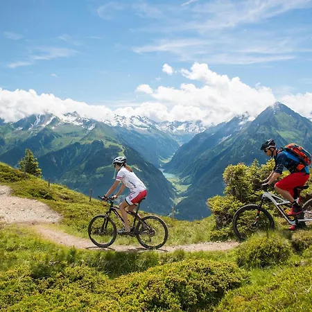 Panorama Zillertal - Design Loft With Terrace & Mountain View Schwentlberg